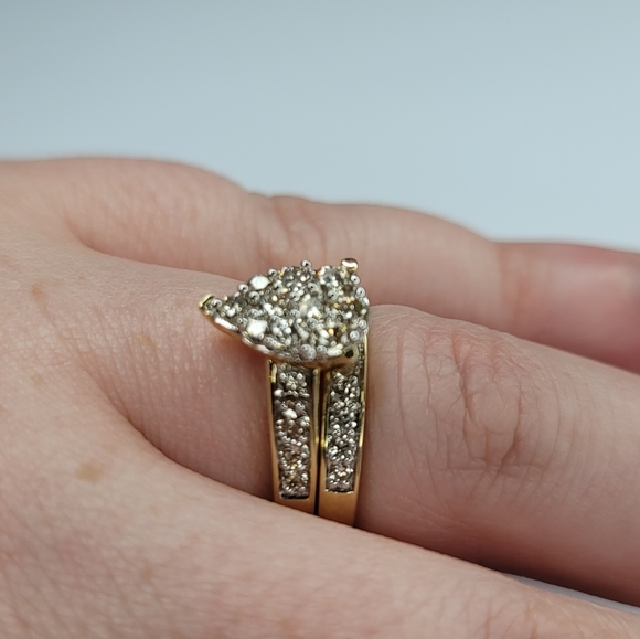 10K Diamond Ring Set - Picture 12 of 16